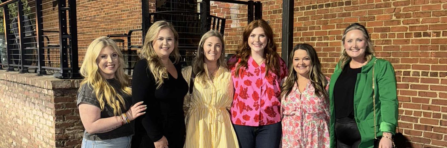CourtneyW_15's profile banner image