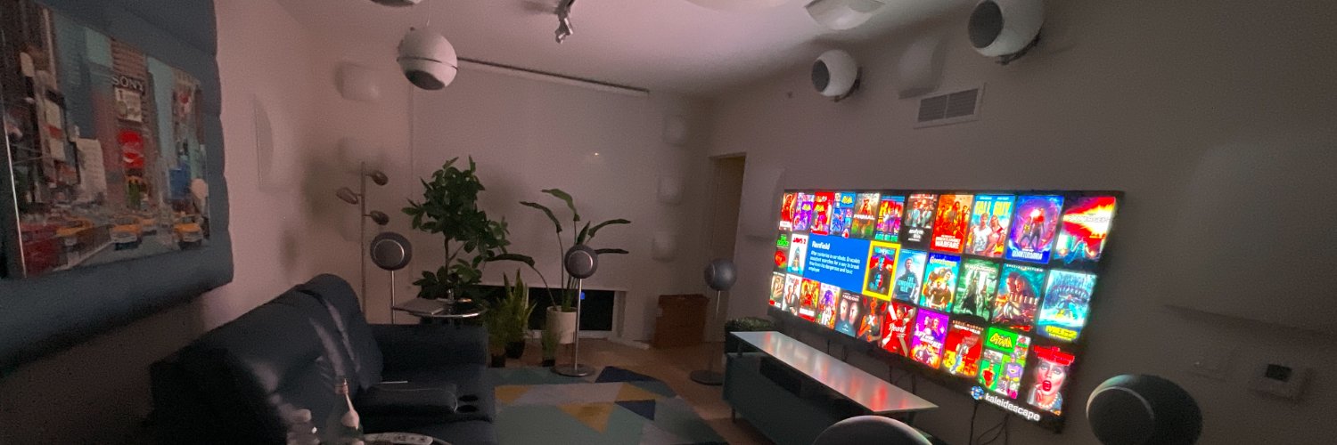 CINERAMAX'S WALLSCREEN-SKYLOUNGES banner