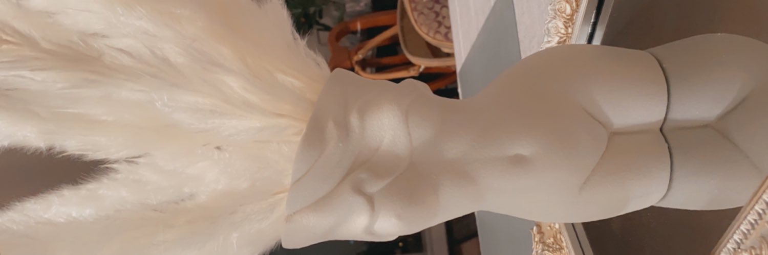 UseUrTongue's profile banner image