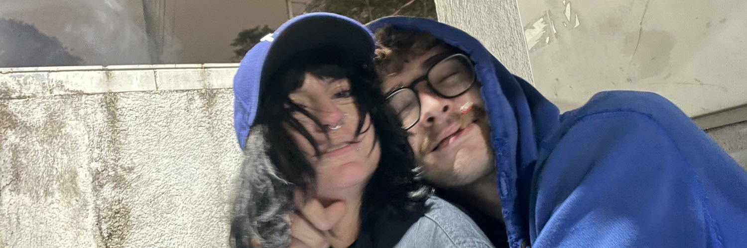leosmkk's profile banner image