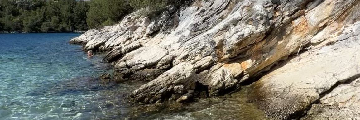JulieSWade's profile banner image