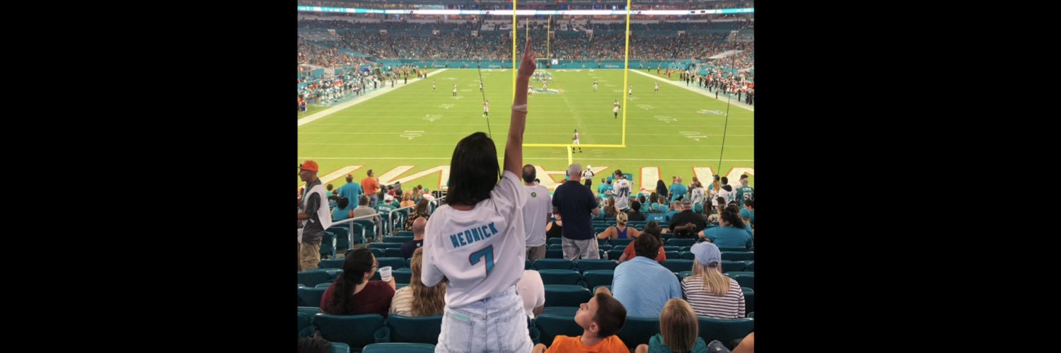Daniellemednick's profile banner image