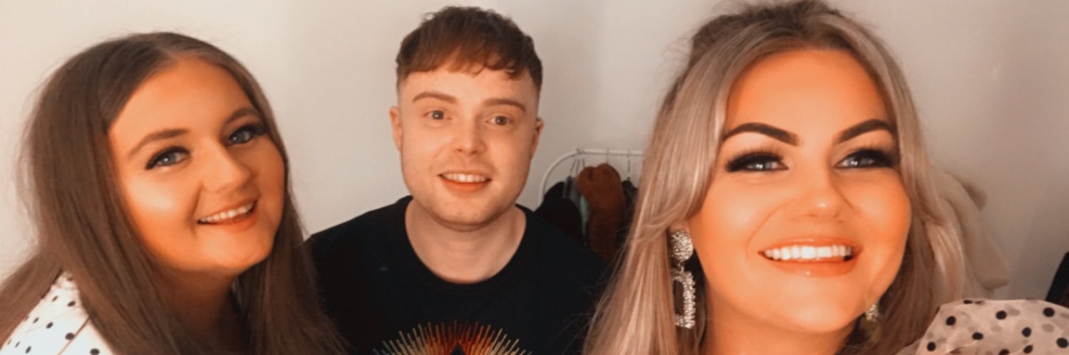 0Chloe's profile banner image