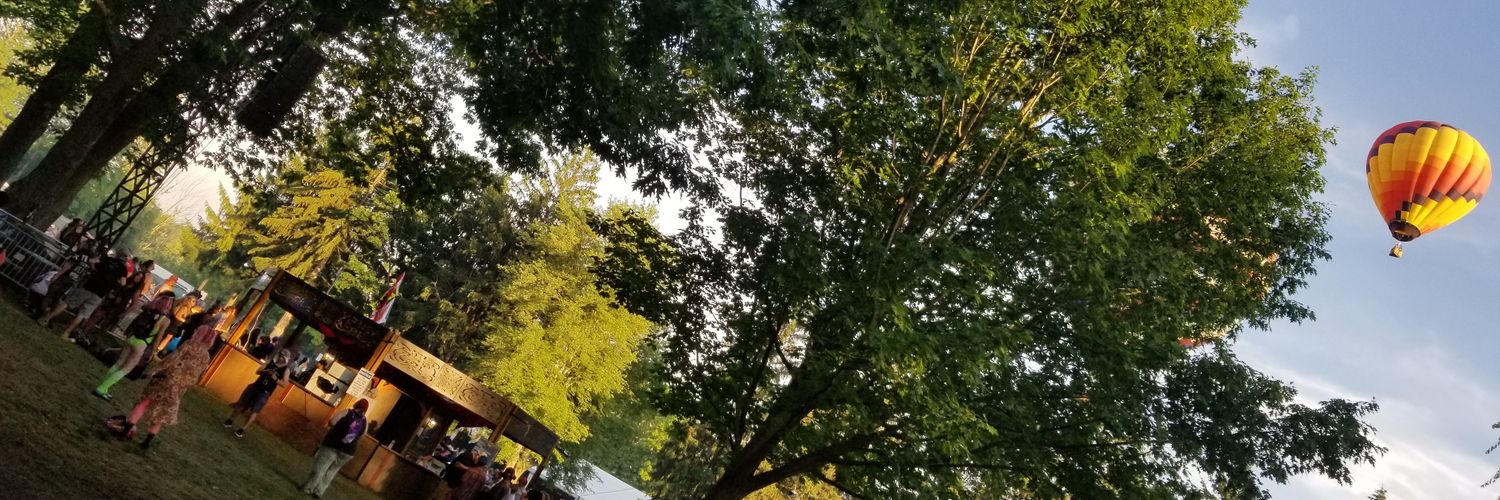 winniedurkee's profile banner image