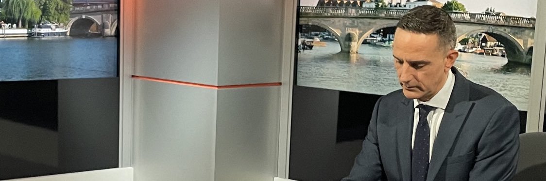 Tom Savvides banner