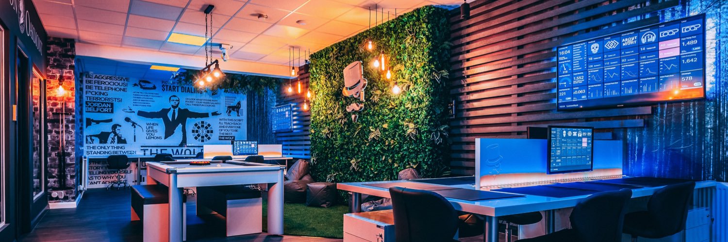 Dean Saunders banner