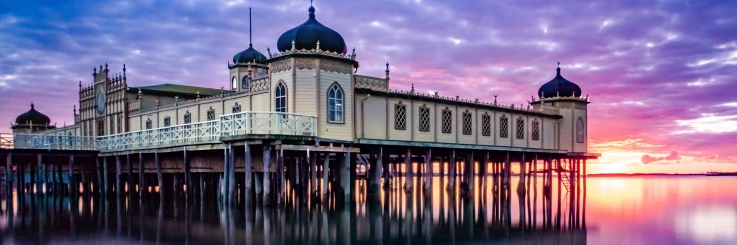 ludde med guldhatt banner