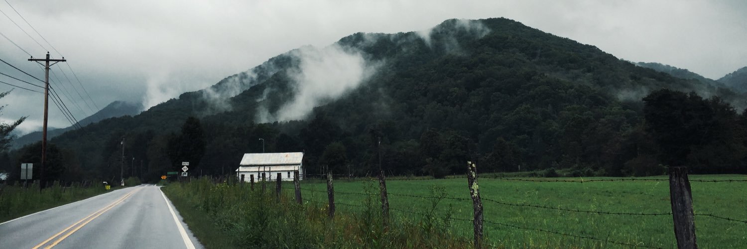 emma_rieves's profile banner image