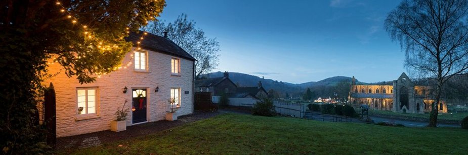 tinterncottages's profile banner image