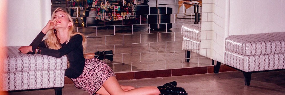 APRICOSSFASHION's profile banner image