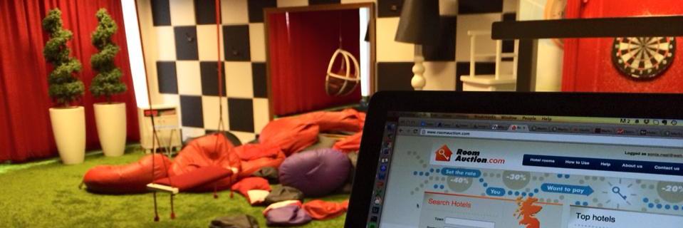 RoomAuction.com banner