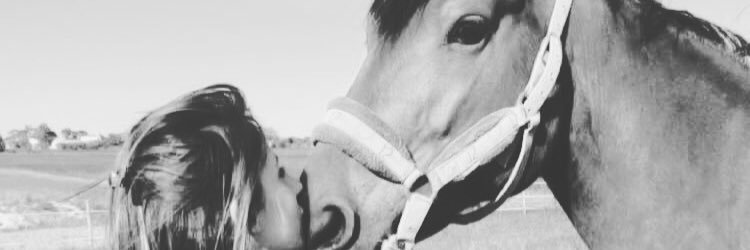 AnaisHrn's profile banner image