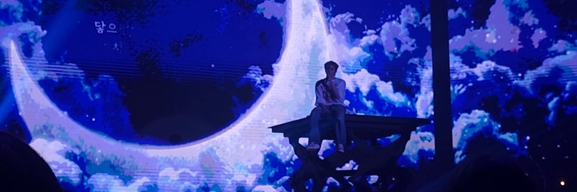 T_12070's profile banner image