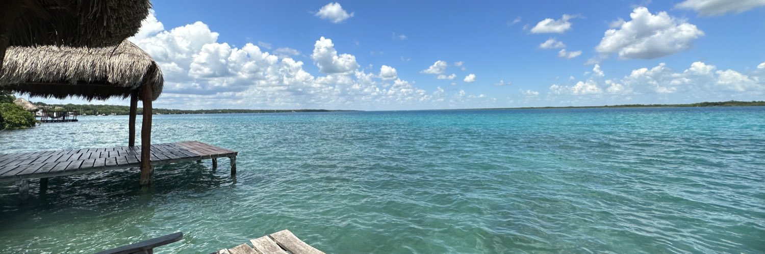 AdrianaFloGlez's profile banner image