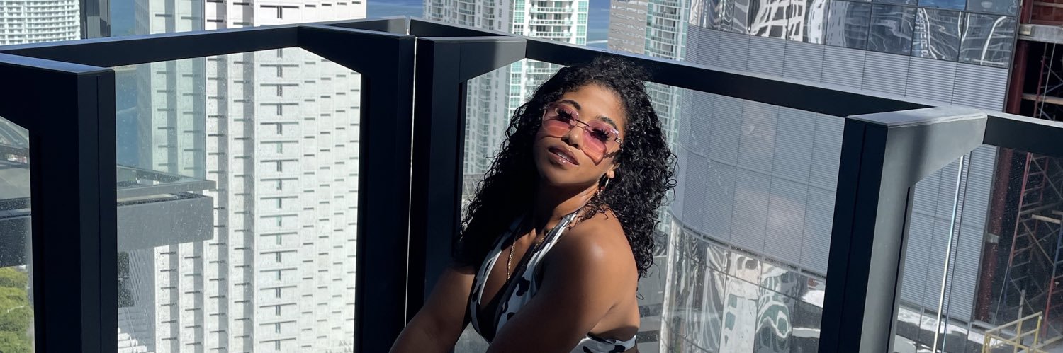 LaVidaDeRose's profile banner image