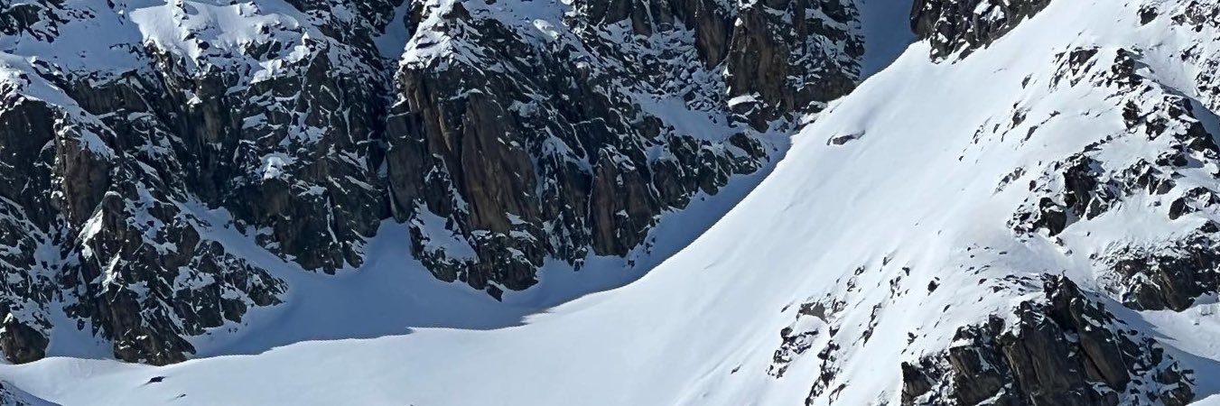 1001900C's profile banner image