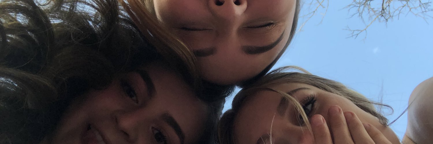 Sarallla's profile banner image