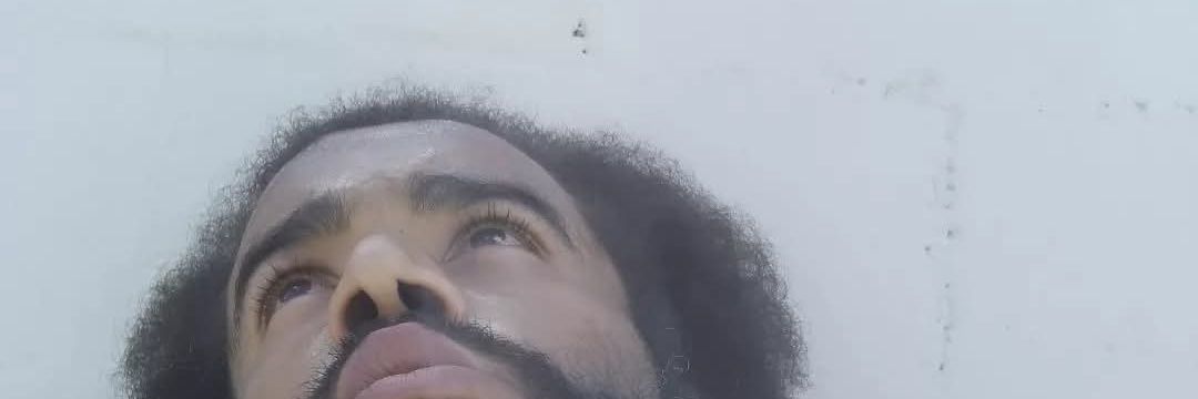 q_wbe's profile banner image