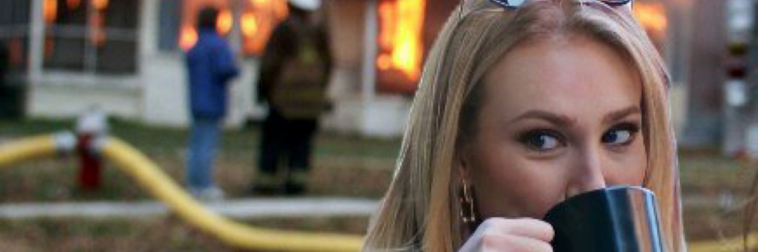 ozgeeroglu34's profile banner image