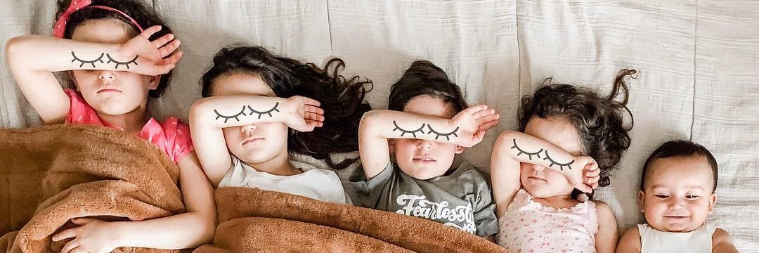 Happy Moms banner