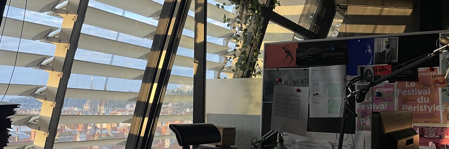 itchywav's profile banner image