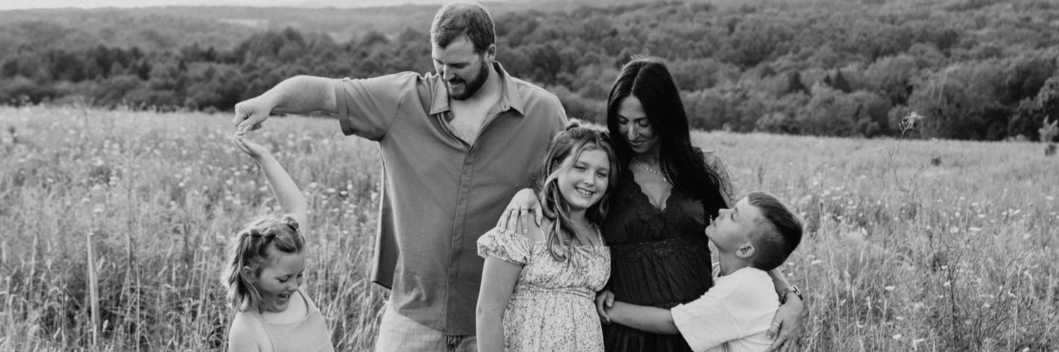 tatum_raye's profile banner image