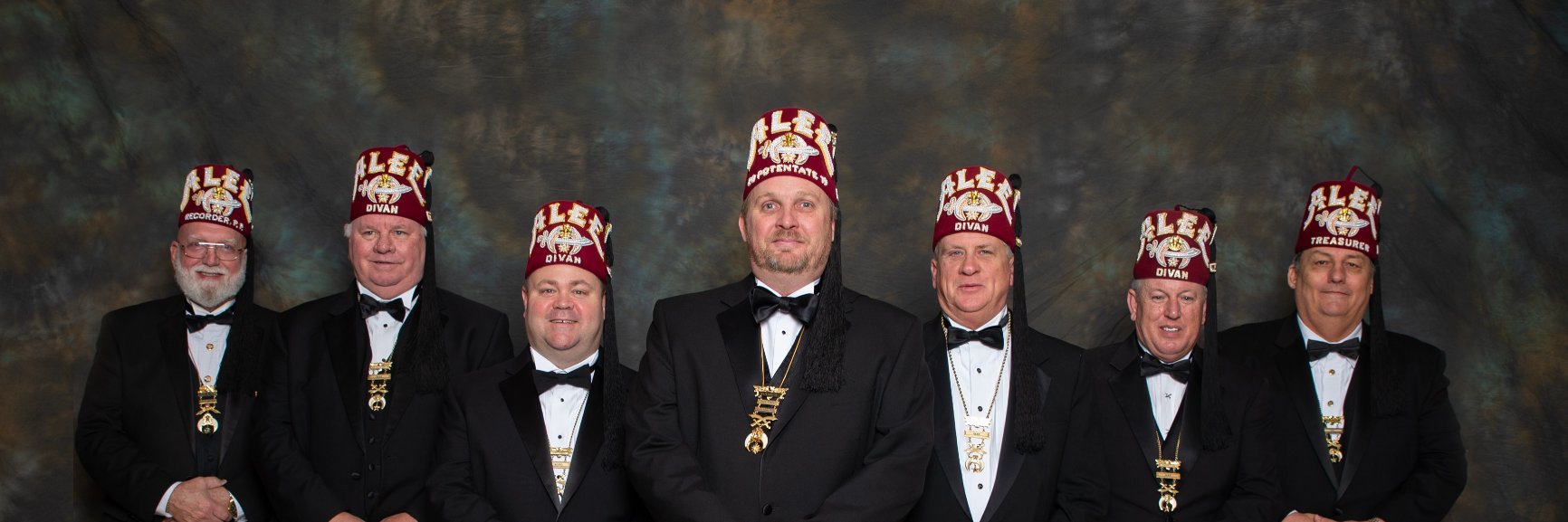 alee_shriner's profile banner image