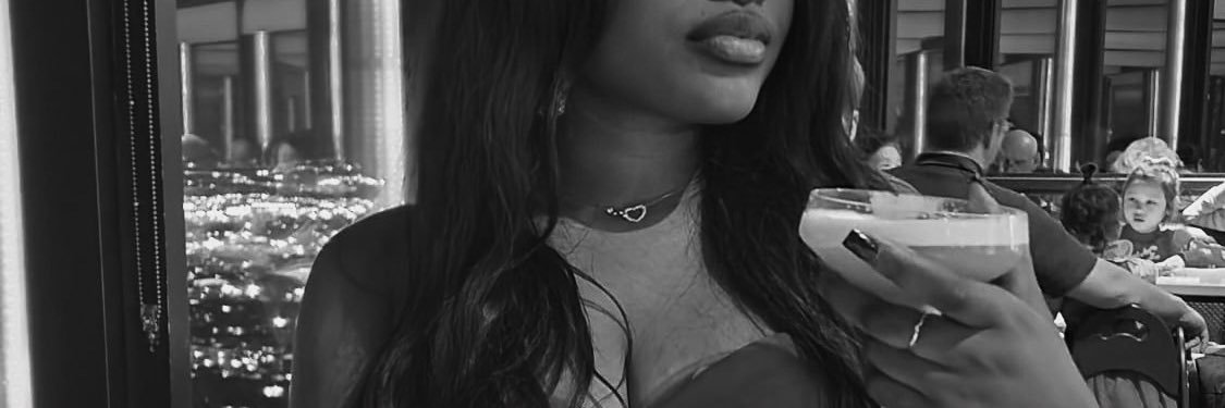 Naomikly's profile banner image