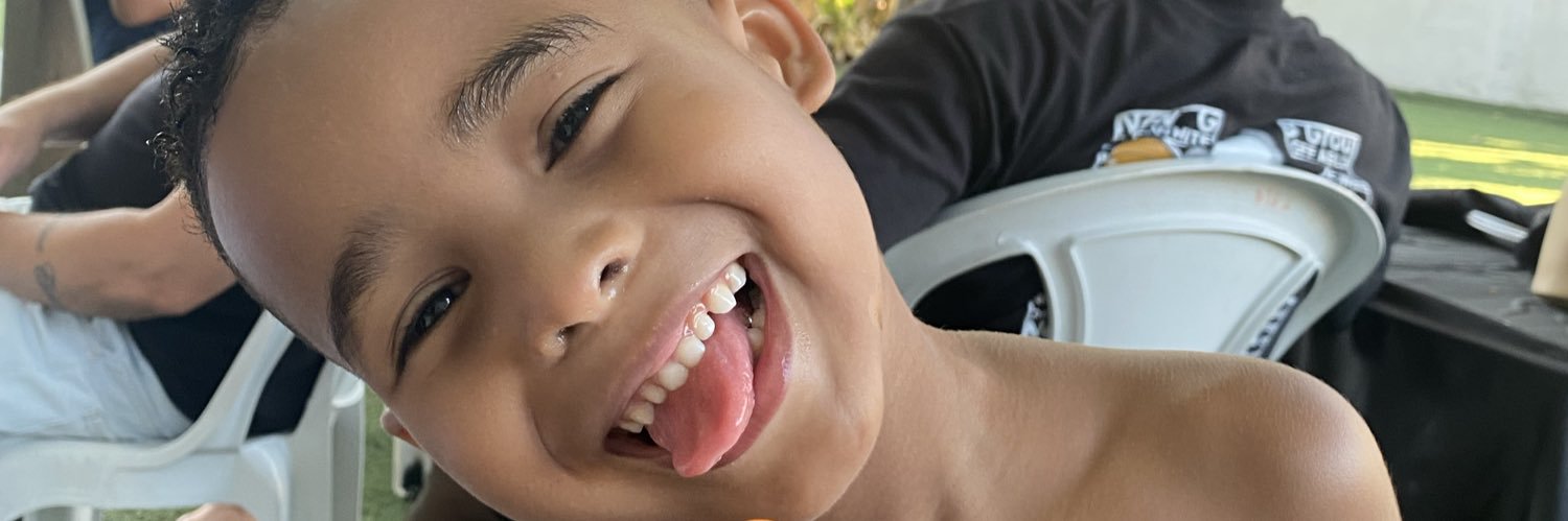 tuyLohan's profile banner image