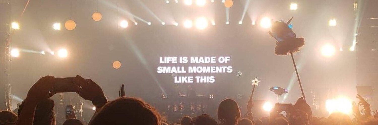 itsnotgenevieve's profile banner image