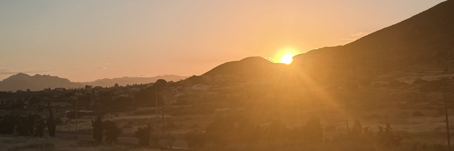 Alouise_11's profile banner image