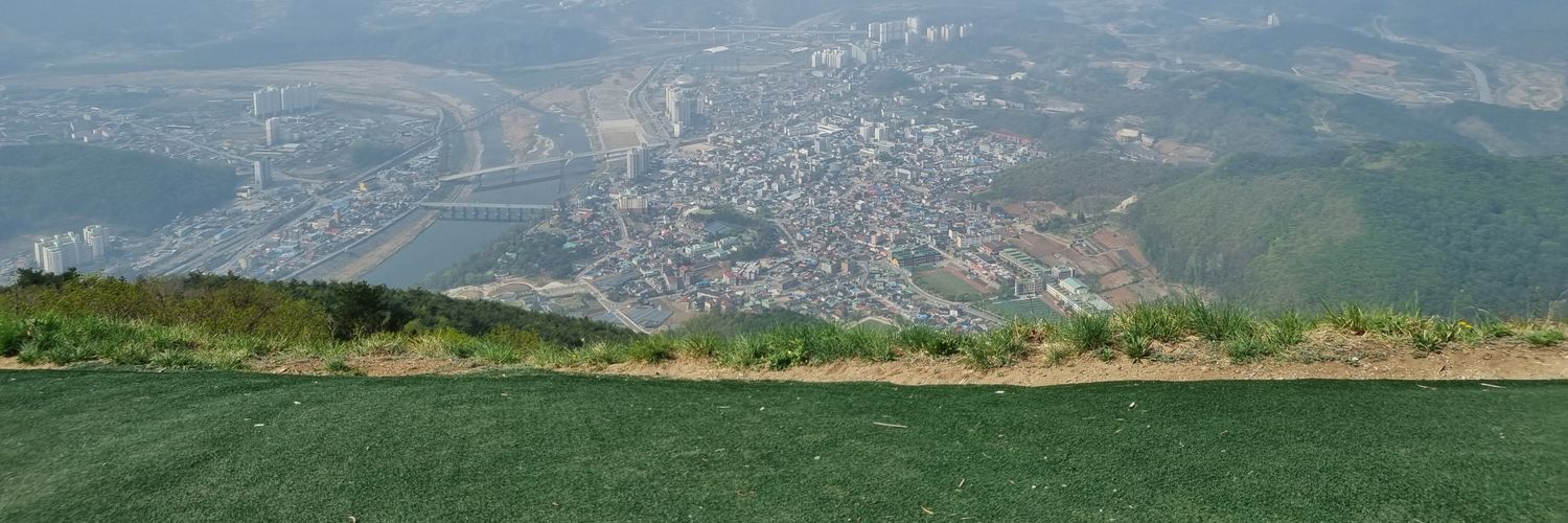 heynoog's profile banner image