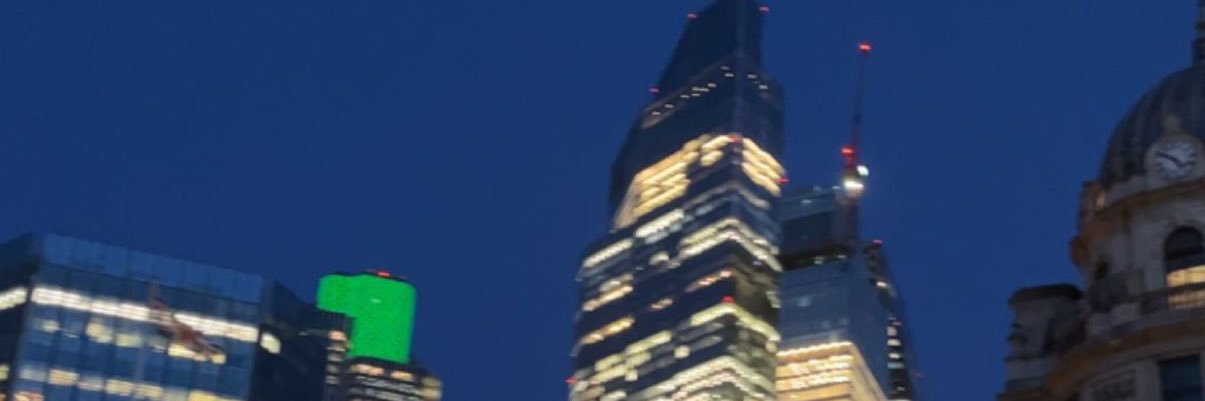 🕴 banner