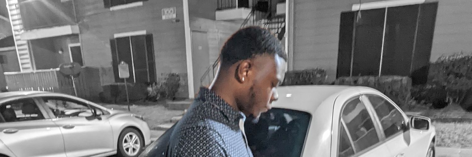 cmoyee's profile banner image