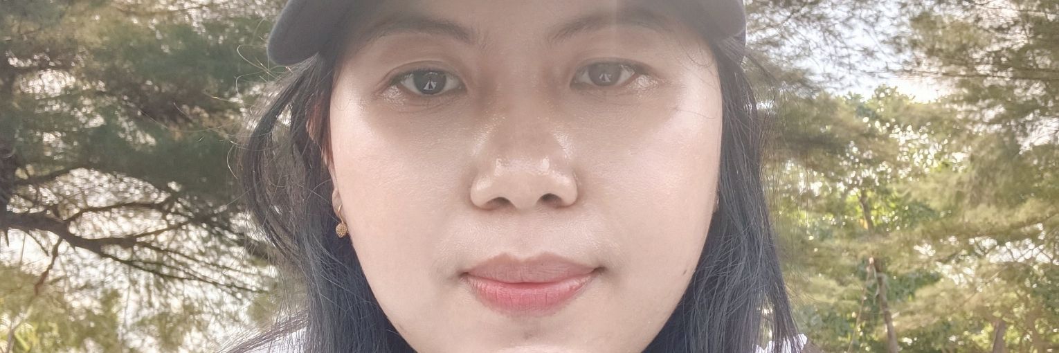 reny_meindra's profile banner image