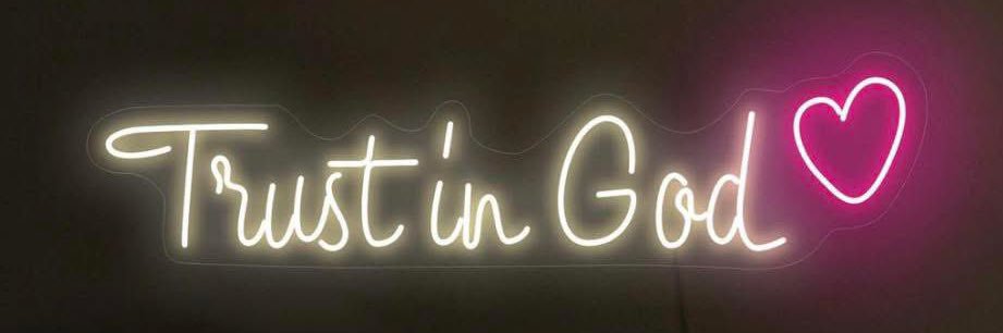 Tiny Moore🌻 banner