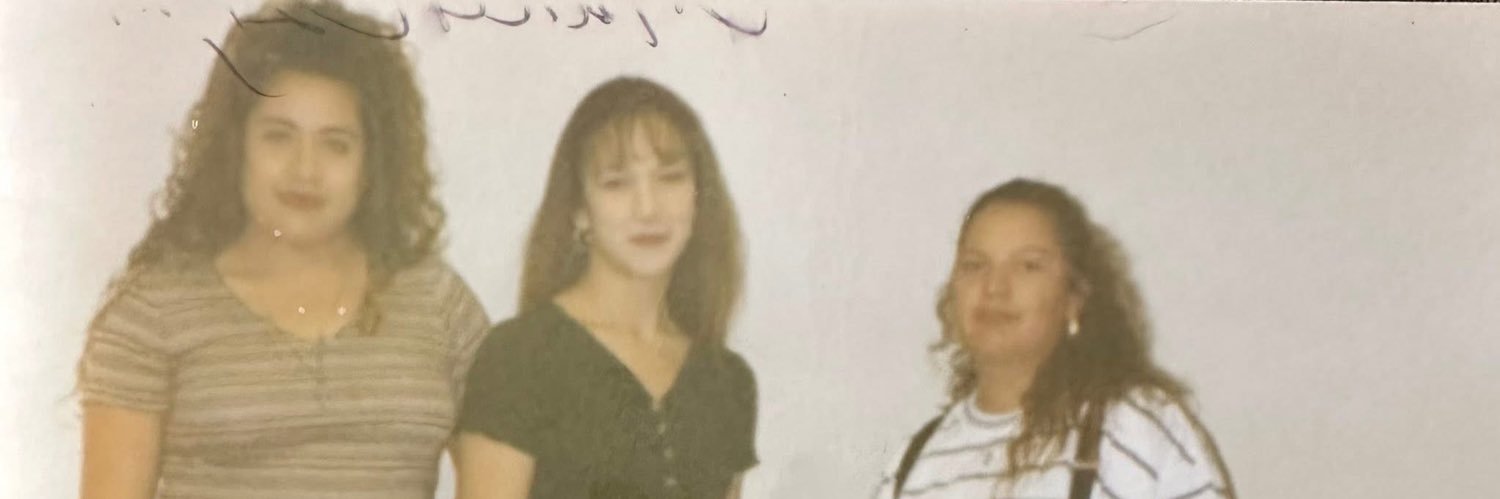 Dee 🦋 banner
