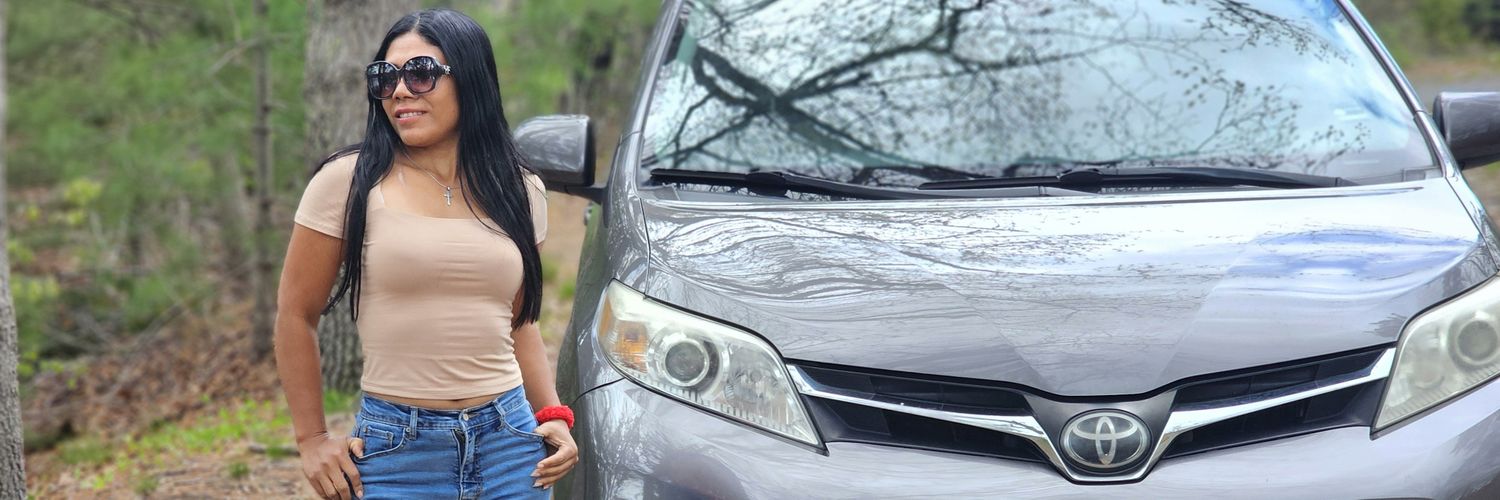yanizvanne's profile banner image