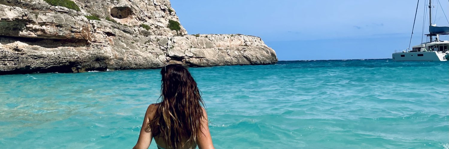 AlejaandraSan's profile banner image