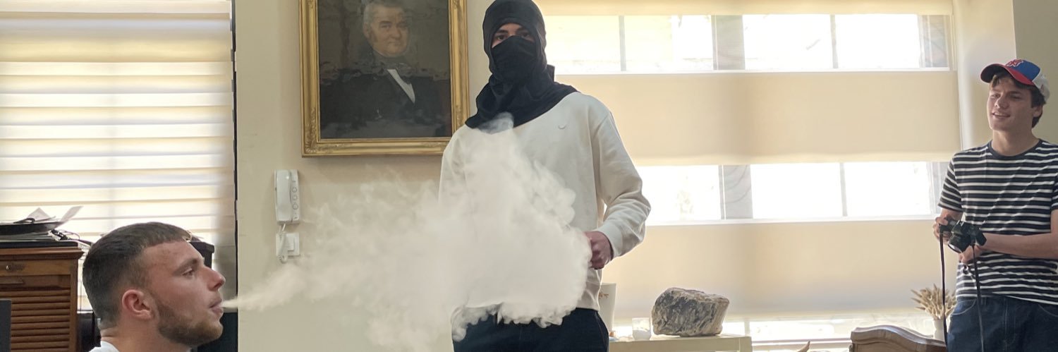Alexis_muu's profile banner image