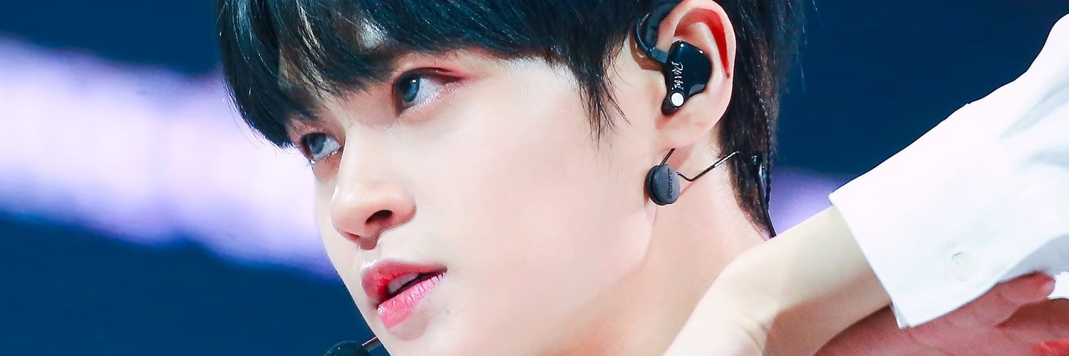 hyuein's profile banner image
