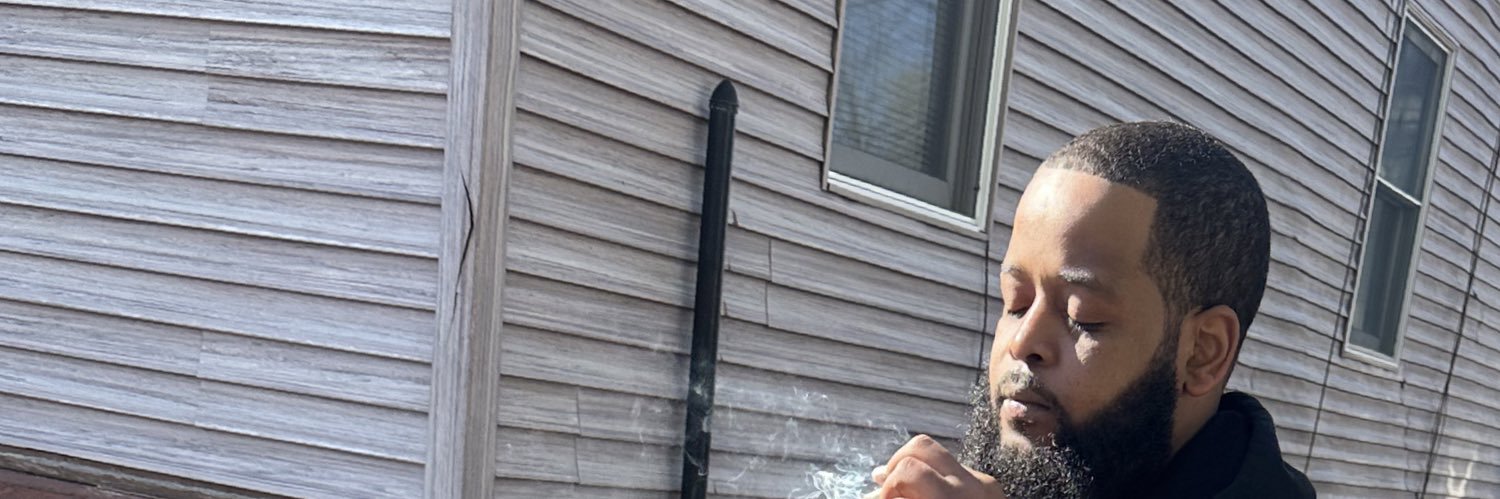 mal215_'s profile banner image