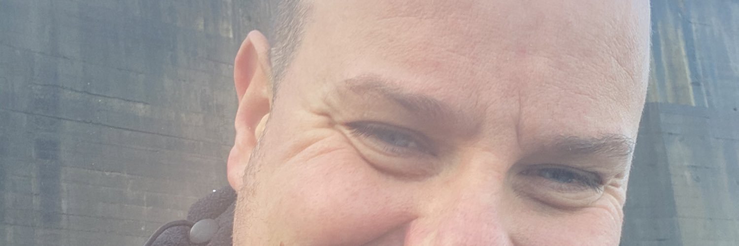 damomogg's profile banner image