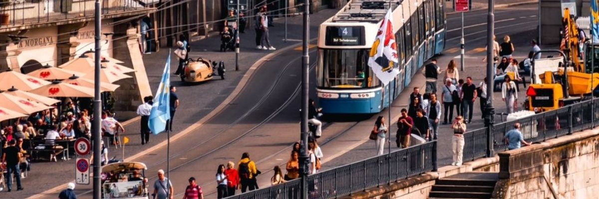 ameliabyd's profile banner image