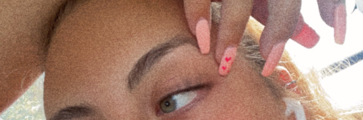 𝐿𝑒́𝓉𝒾𝒸𝒾𝒶 banner