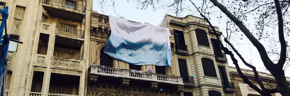 LuciAlvez's profile banner image