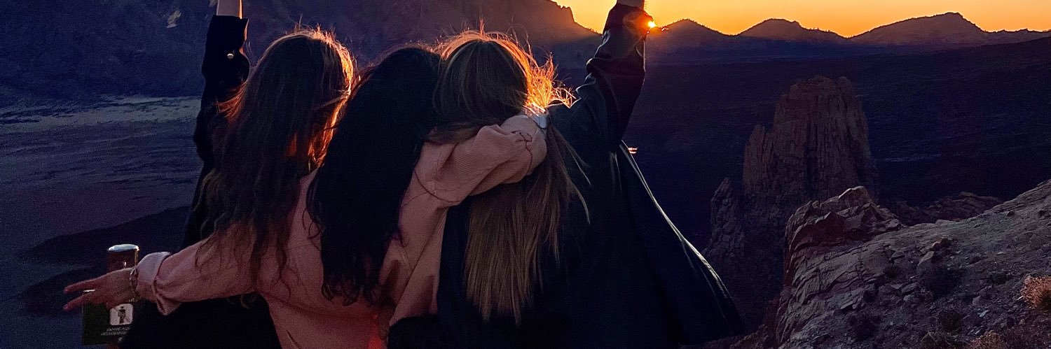 María Ruiz⚡️ banner