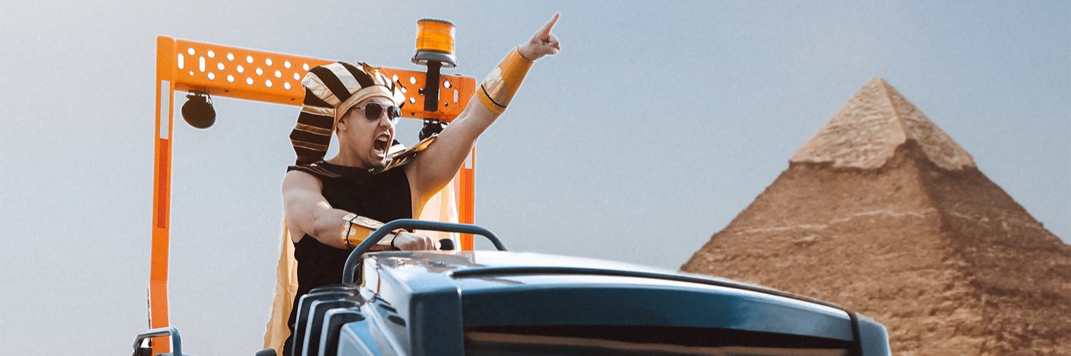 Alex Dosdos banner