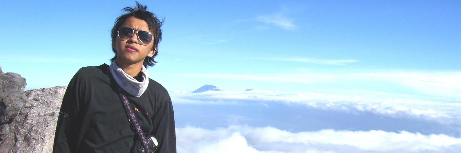 yanoeww's profile banner image