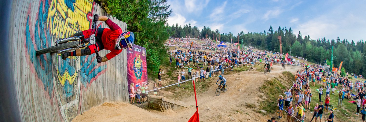4X Pro Tour banner